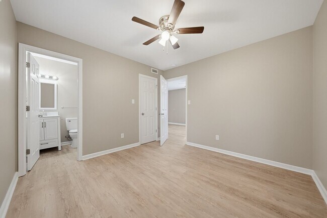 Building Photo - Renovated 1 Bed 1 Bath Condo in Prime Location!