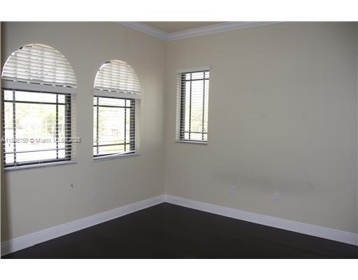 Building Photo - 404 Zamora Ave