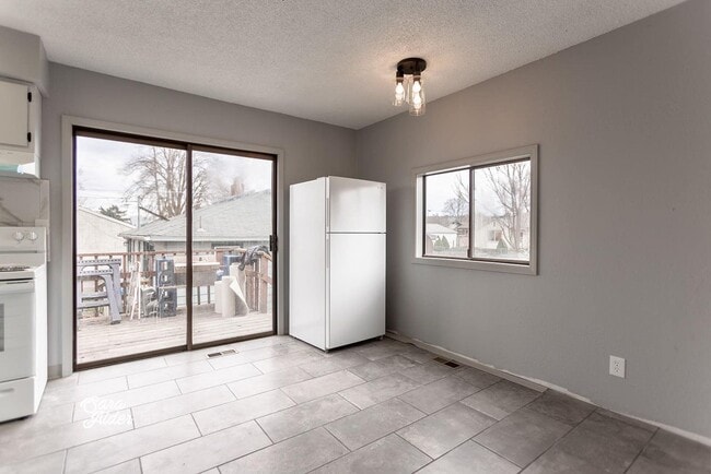 Building Photo - 847/849 3rd St.