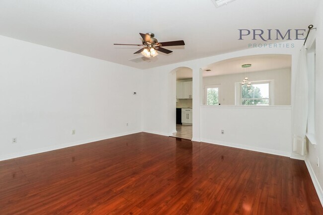 Building Photo - Amazing home ready to move in!