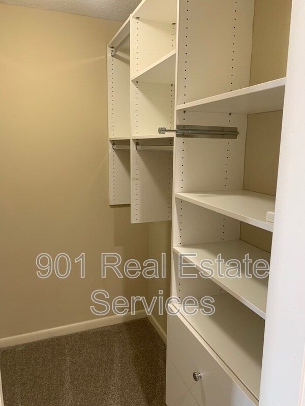 Building Photo - 200 Wagner Pl