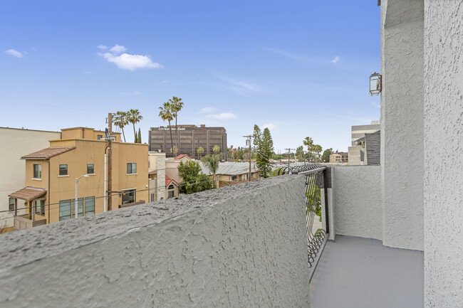 Building Photo - 10823 Hortense St