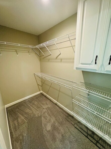 Building Photo - 449 Sanders Ln