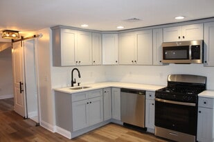 Building Photo - 43 1st Ave