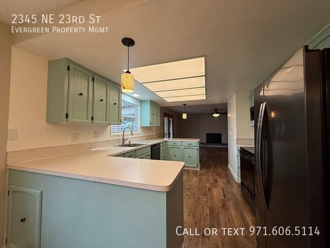 Building Photo - 2345 NE 23rd St