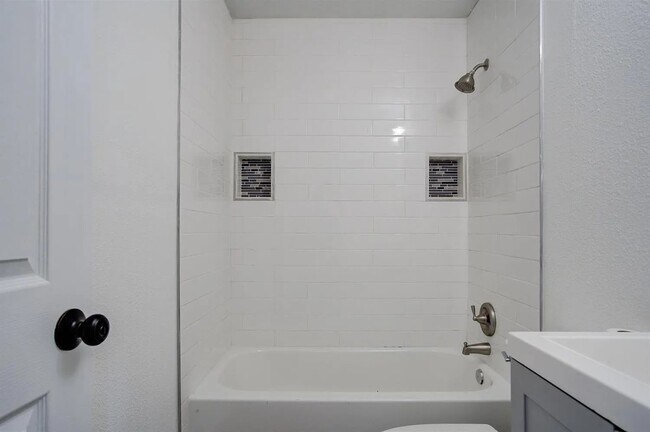 Building Photo - 4603 33rd St