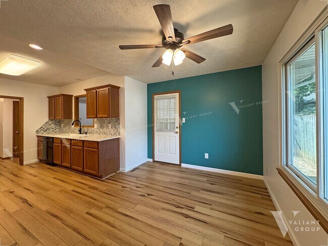 Building Photo - Spacious 3-Bedroom, 2-Bath in Sequiota Nei...