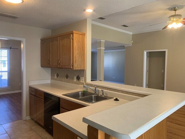 Building Photo - 1169 Cumberland Dr