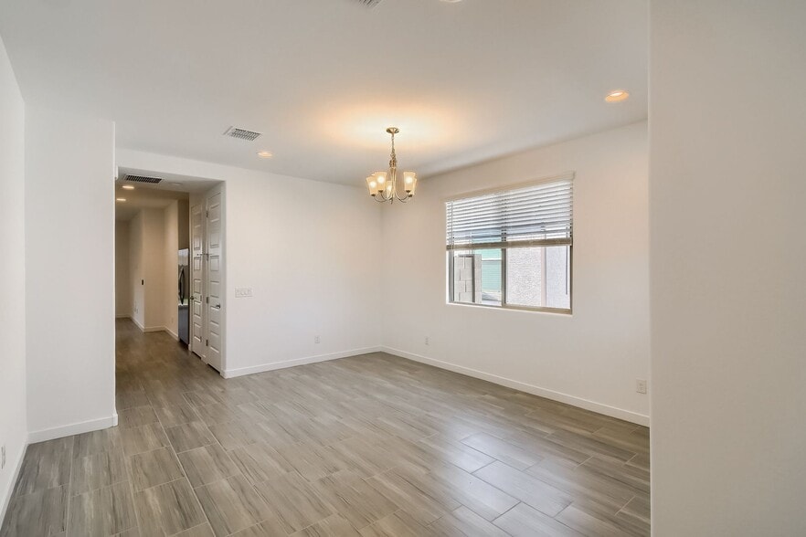 Building Photo - 8917 W Palo Verde Dr