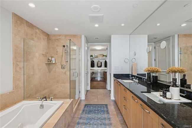 Building Photo - 3071 Scholarship