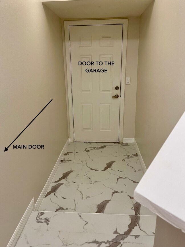 Building Photo - Come see this modern, elegant condo in Celebration!