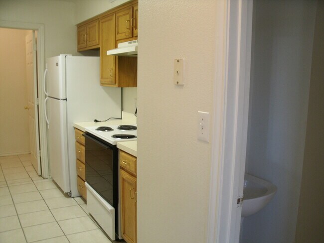 Building Photo - 40100-3105