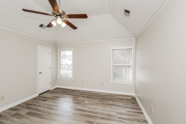 Building Photo - 8676 Tropicana Dr N