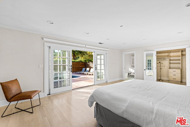 Building Photo - 9520 Gloaming Dr