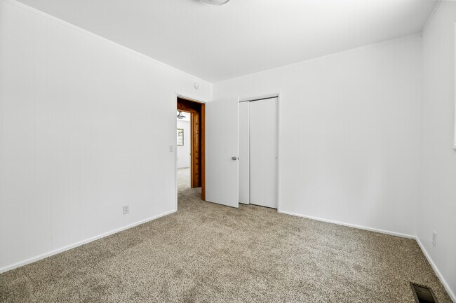 Building Photo - 383 Catalina Rd