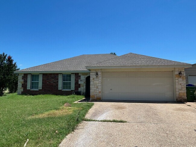 Building Photo - Spacious 4 bedroom China Spring Home