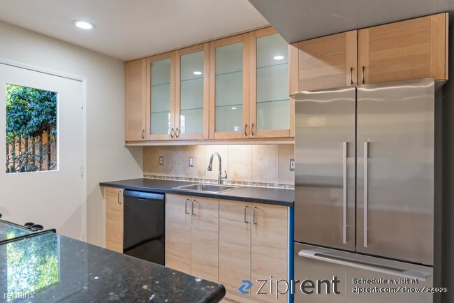 Building Photo - 2 br, 1.5 bath Condo - 125 Connemara way, ...