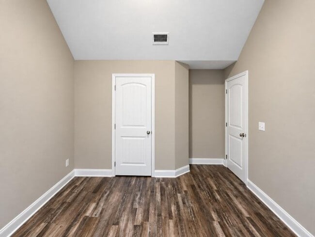 Building Photo - 1233 Black Oak Cir
