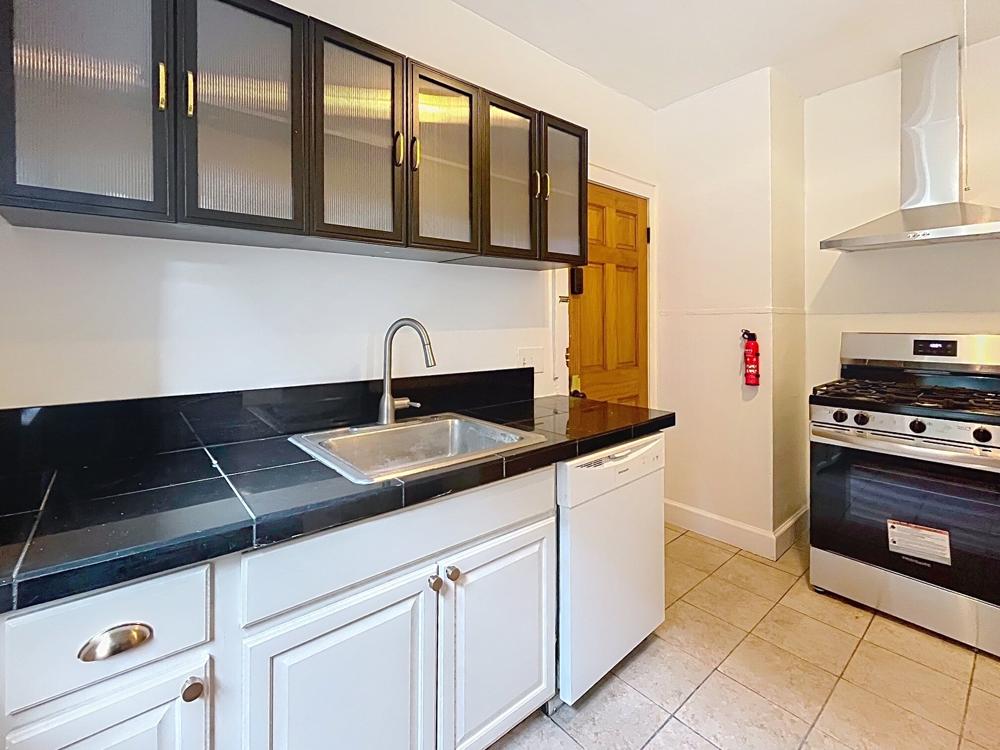 Building Photo - 2683 Hampshire Rd