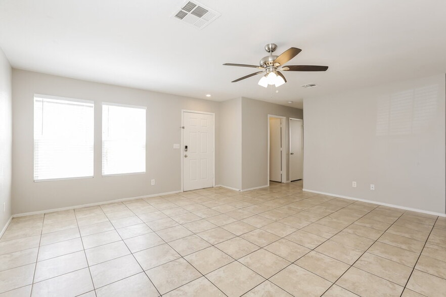 Building Photo - 1024 Sky Forest Dr