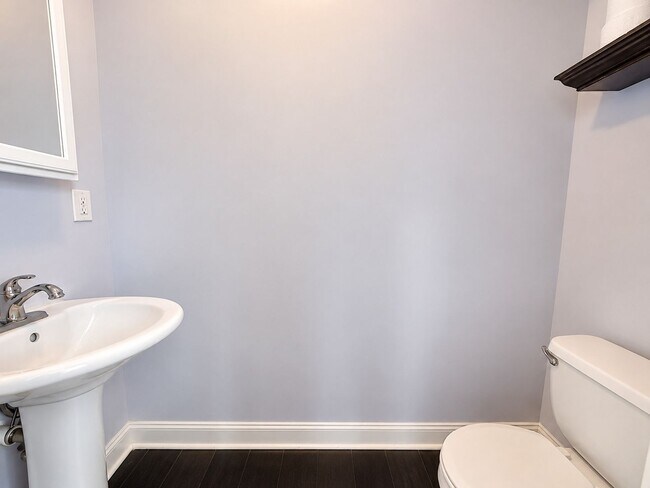 Building Photo - Charming Manayunk Rowhome with Private Yard & Front Porch Near Main Street