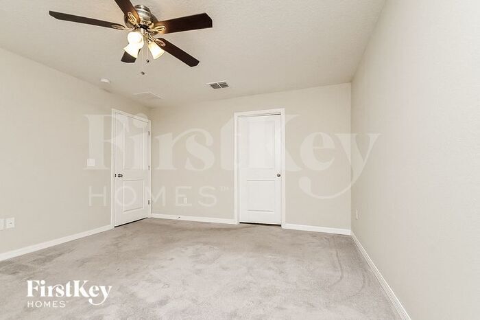 Building Photo - 10104 Rose Petal Pl