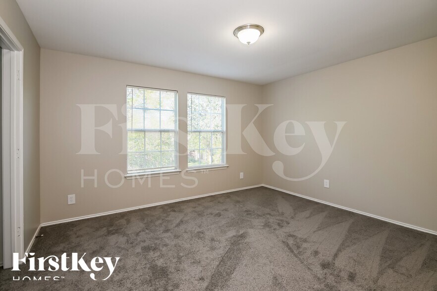 Building Photo - 2969 St Albert Dr