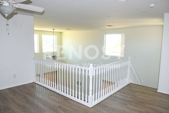 Building Photo - Ideal 4Br+Den+Loft 3.5Ba 2.5Cg Home with Solar Near Happy Valley and Loop 303 in Peoria