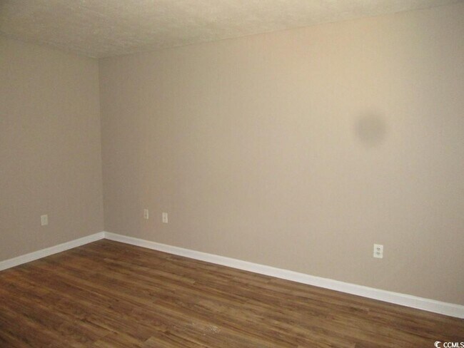 Building Photo - 4107 Pinehurst Cir