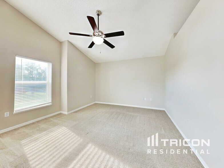 Building Photo - 3013 Whispering Trails Dr