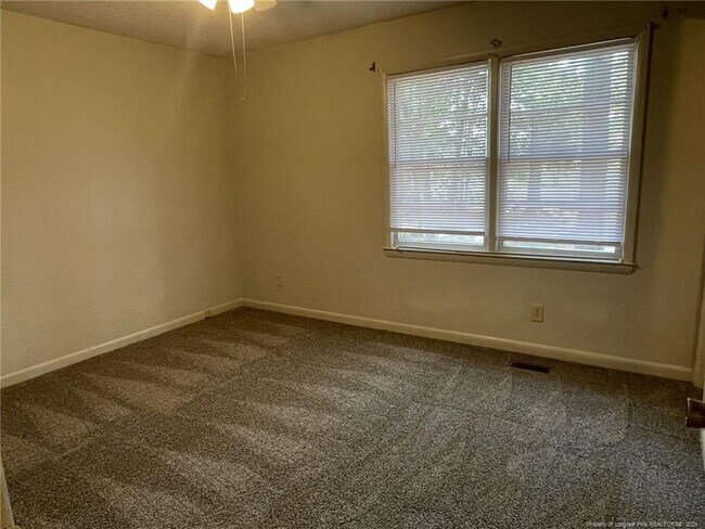 Building Photo - 323 Cadmium Ct