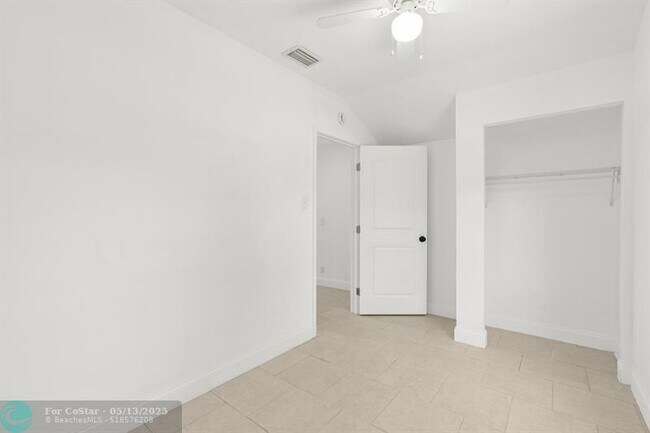 Building Photo - 906 29th St