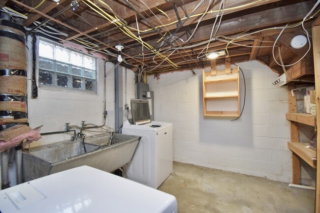 Building Photo - 7293 Chetbert Dr