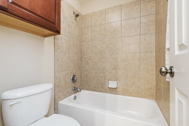 Building Photo - 39 Medley Ln