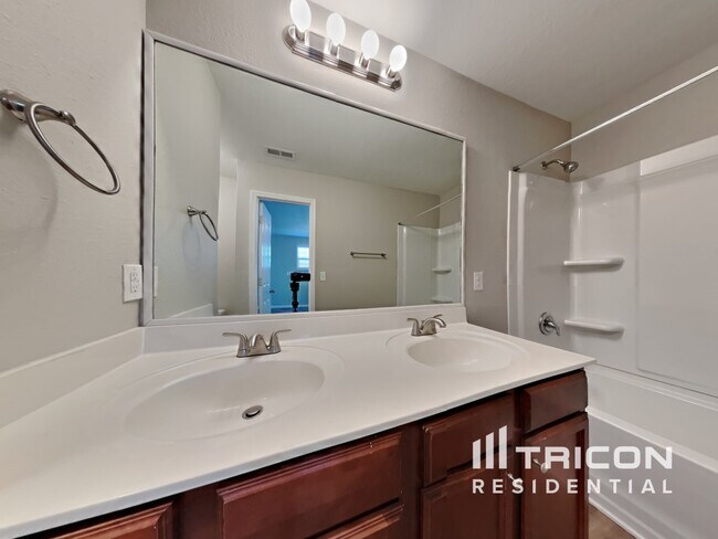 Building Photo - 244 Botanical Ct