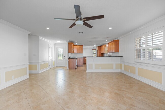 Building Photo - 3697 Holly Dr