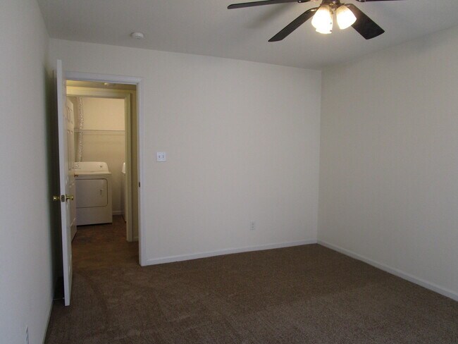 Building Photo - 3540 Prescott Dr