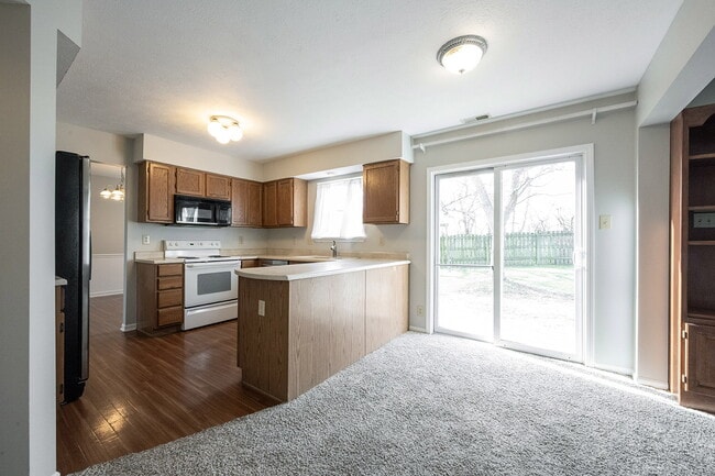 Building Photo - "Spacious 4-Bedroom Retreat with 2.5 Baths...