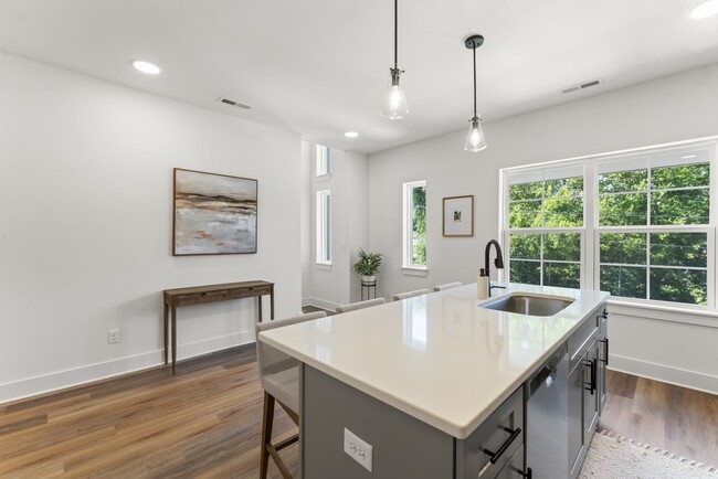 Building Photo - Madison townhome for rent. 3 bed/3.5 bath ...