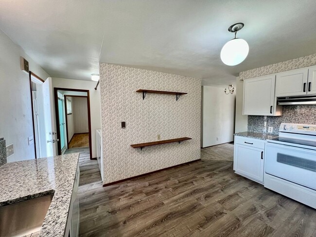 Building Photo - Updated 3BD Rambler w/ Exterior Amenities