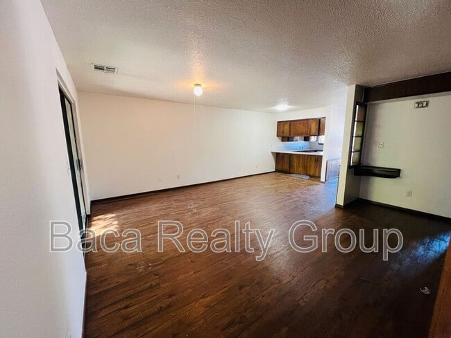 Building Photo - 2264 Donna Dr