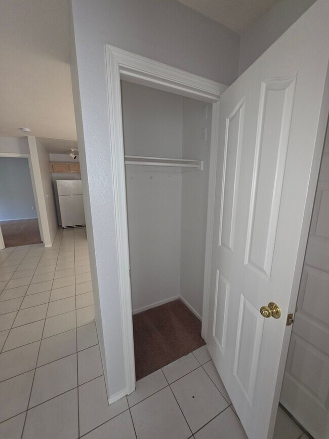 Building Photo - 8452 Boseck Dr