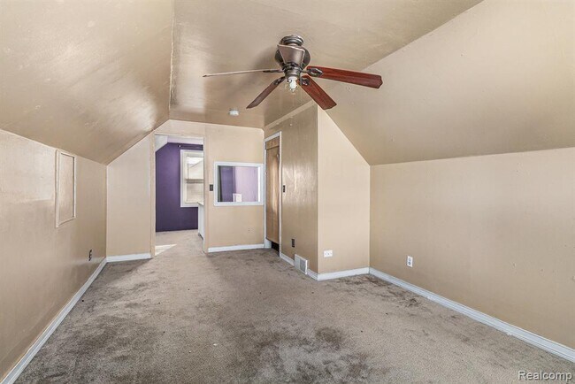 Building Photo - 2045 Central St