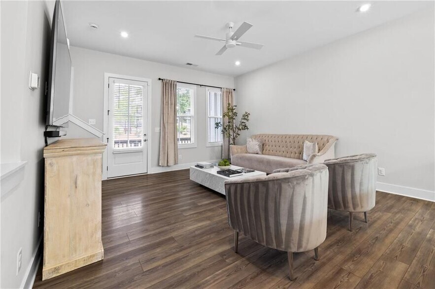 Building Photo - 1336 Breezy St SE