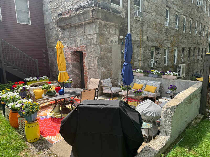 Building Photo - 3 Cook St