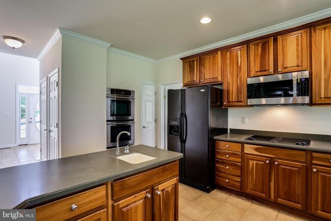 Building Photo - 9874 Foxhill Ct