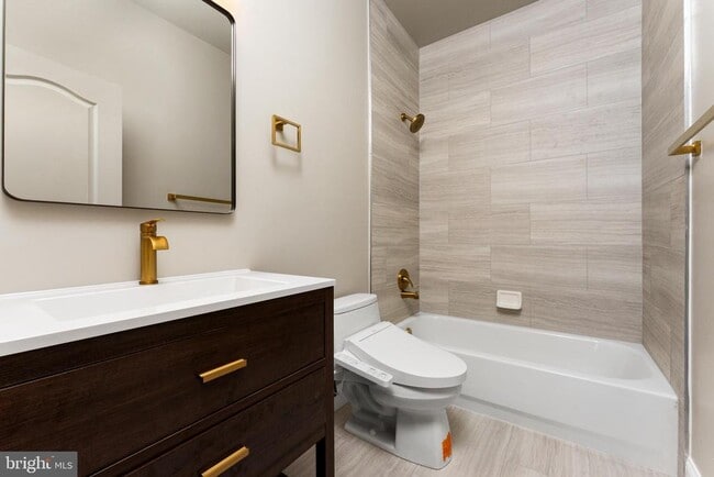 Building Photo - 1445 Mayhurst Blvd