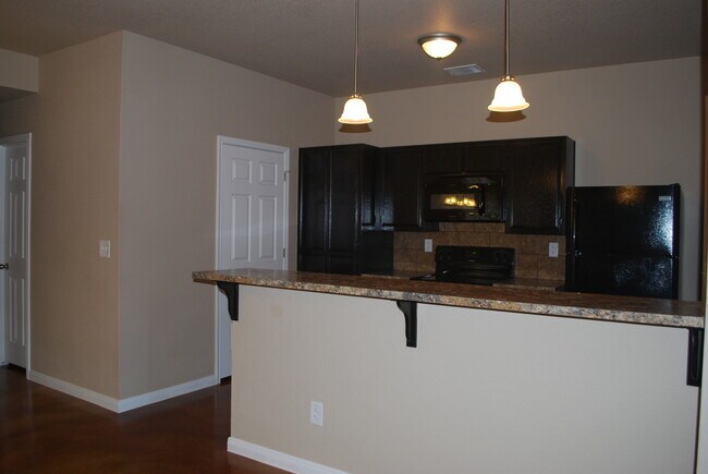 Building Photo - 1510 Dakota Ter