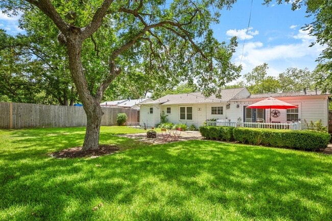 Building Photo - 5805 Bull Creek Rd