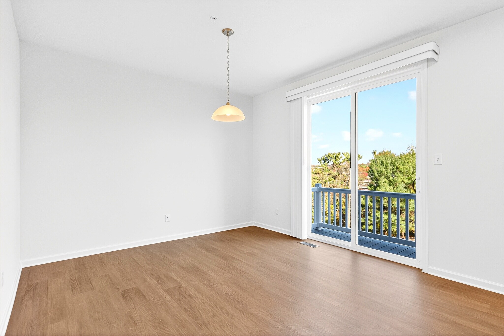 Building Photo - 600 Dana Dr